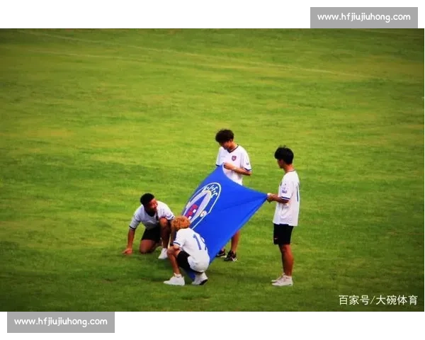 杭州绿城迎战青岛中能激战赛场争夺关键联赛积分走势焦点对决引发关注